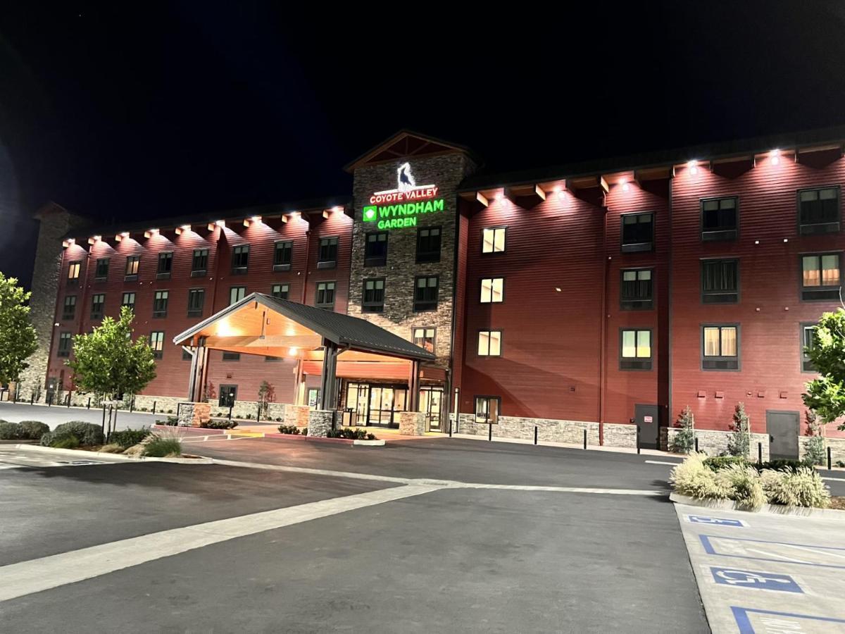 Wyndham Garden Redwood Valley - Ukiah Экстерьер фото