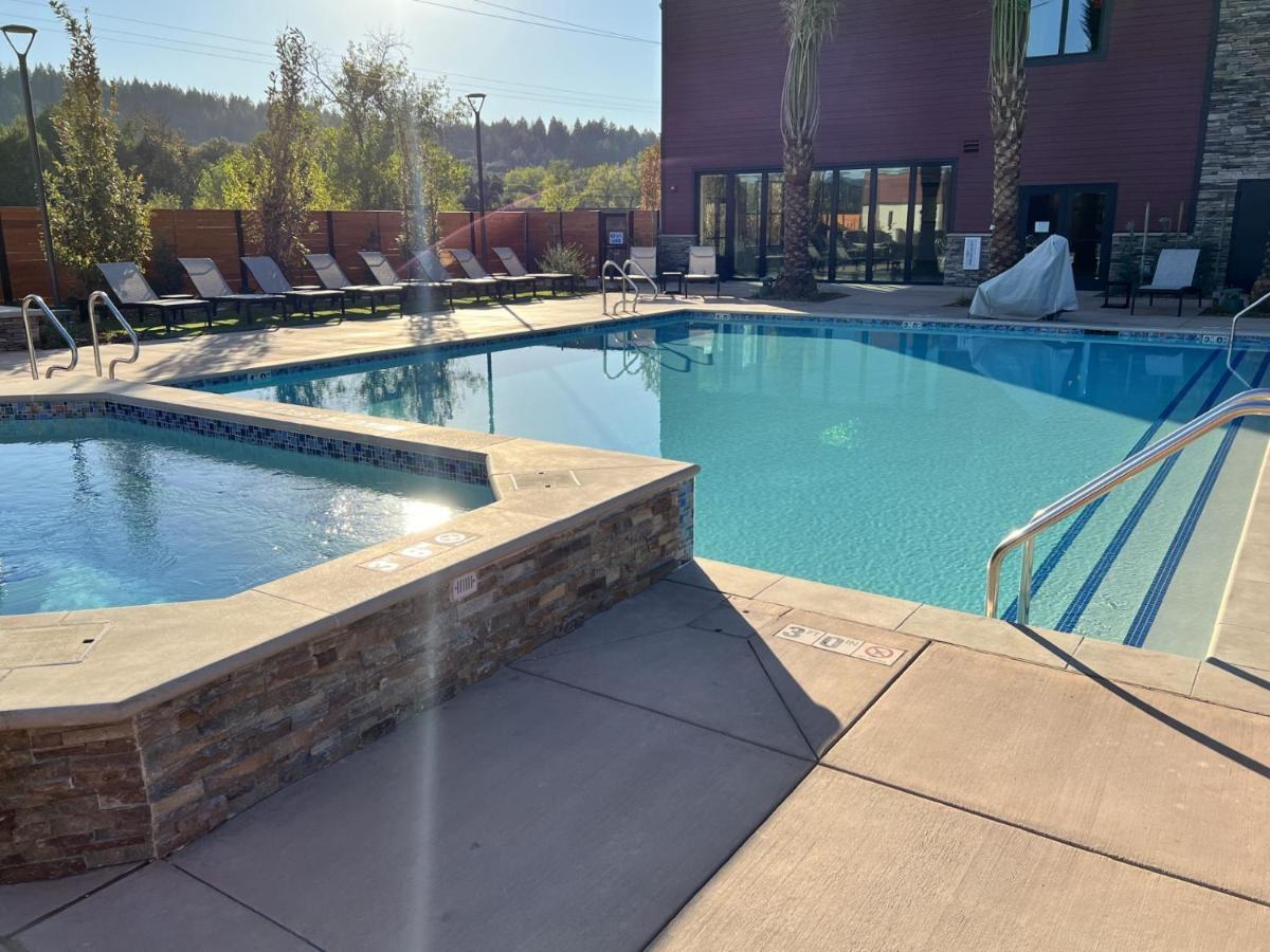 Wyndham Garden Redwood Valley - Ukiah Экстерьер фото