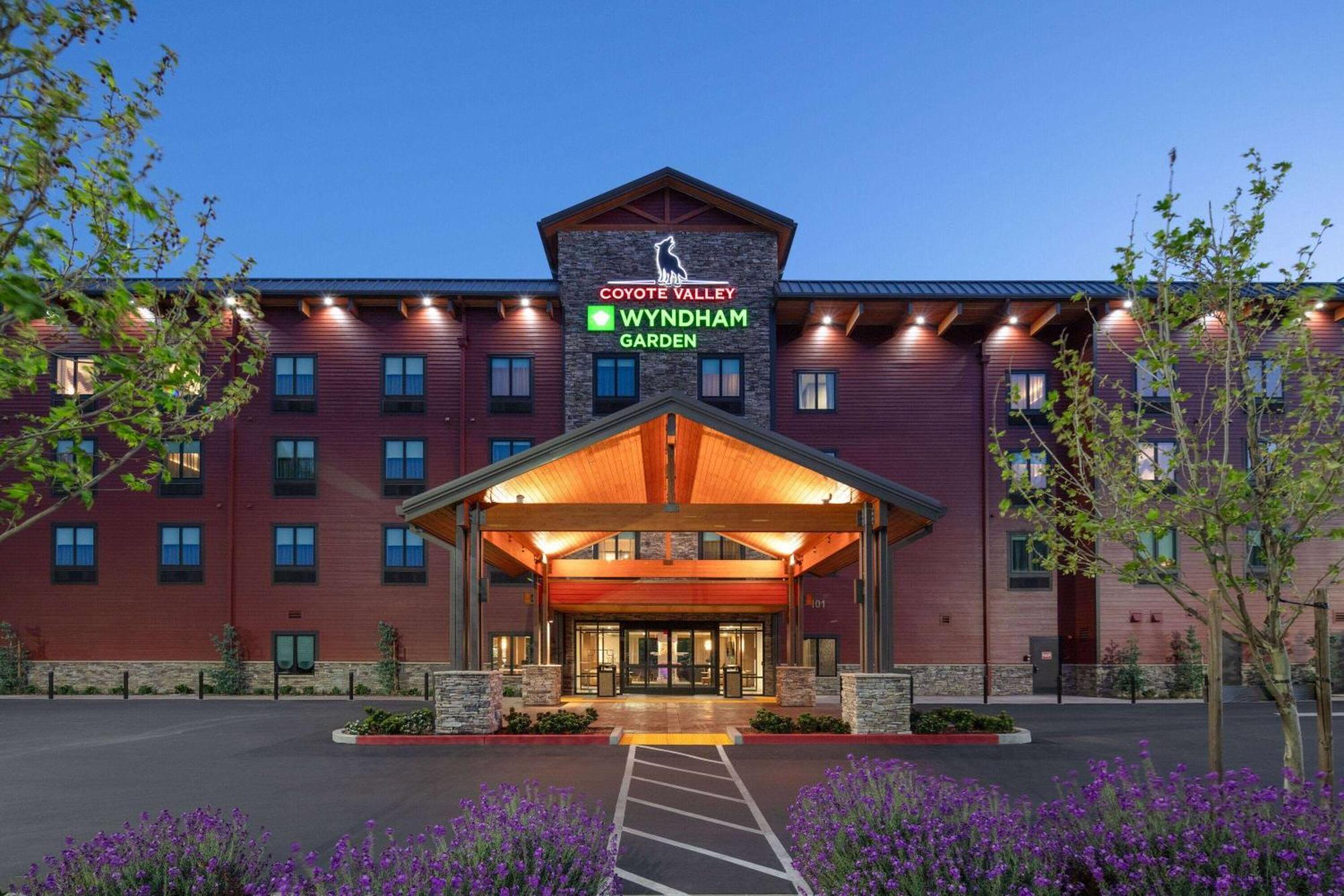 Wyndham Garden Redwood Valley - Ukiah Экстерьер фото